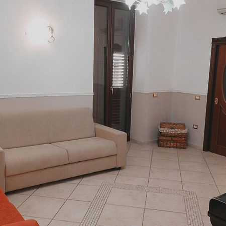 شقة La Casa Di Mamma نابولي الغرفة الصورة